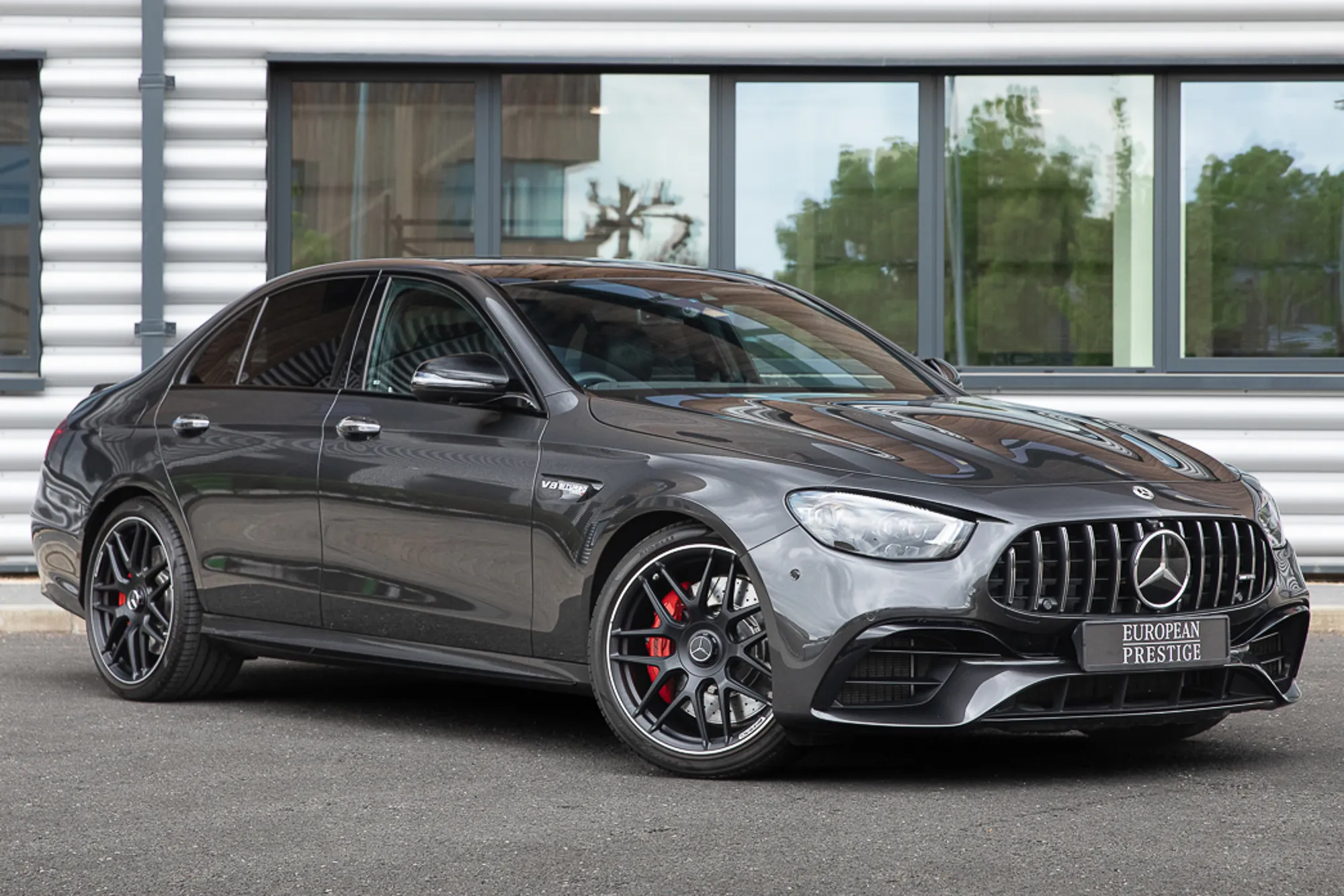 Der ultimative Leitfaden zum Mercedes-AMG E63: Performance, Luxus und Technik im